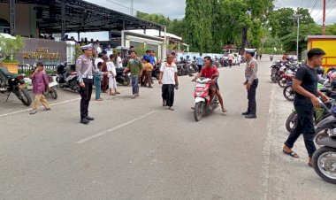 Sat Lantas Polres Rote Ndao Lakukan Pengamanan Saat Ibadah Sholat Jumat
