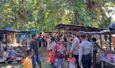 Polsek Rote Barat Daya Lakukan Pengamanan di Pasar Sakubatun, Wujudkan Rasa Aman Bagi Masyarakat
