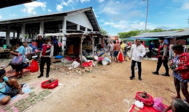 Polsek Rote Barat Tingkatkan Pengamanan Pada Pasar Sedeoen, Jamin Keamanan dan Kenyamanan Warga