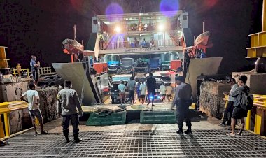 Personel Polsek Pantaibaru Melakukan Pengamanan di Pelabuhan Pantaibaru