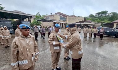 Kapolres Rote Ndao Jadi Irup Upacara PTDH Personel Polres Rote Ndao