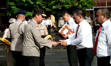 Penghargaan dan Apresiasi atas Dedikasi Luar Biasa, Tim Sus Pengungkapan Kasus Sebastian Bokol Terima Penghargaan Kapolda NTT