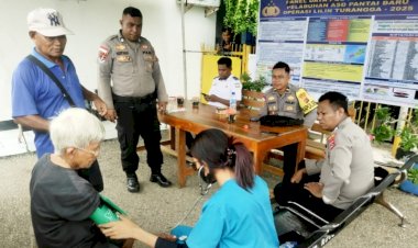Polsek Pantaibaru Gandeng Puskesmas Korbafo Berikan Layanan Kesehatan Selama Operasi Lilin Turangga 2025