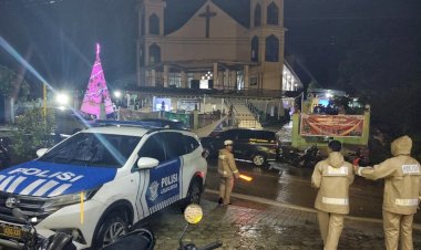 Pengamanan Ibadah  Perayaan Natal 2025 Polres Rote Ndao Oleh Personel Polres Rote Ndao