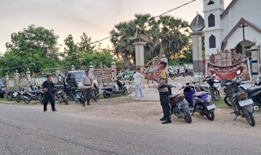 Pengamanan Ibadah Pergantian Tahun Oleh Personel Polsek Rote Barat Daya