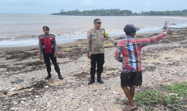 Patroli Dialogis Personel Polsek Rote Tengah dan Edukasi Bagi Masyarakat Saat Cuaca Ekstrim