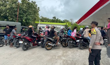 Pastikan Pelayanan BBM Berjalan Lancar, Personel Polres Rote Ndao  Dikerahkan Untuk Monitoring Sejumlah SPBU