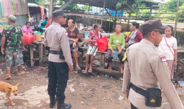 Polsek Rote Tengah Gelar Patroli Dialogis di Pasar Siomeda