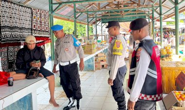 Patroli di Pasar Sedeoen, Personel Polsek Rote Barat Sosialisasi Yanduan Polri