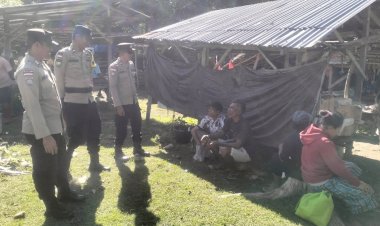 K2YD Polsek Rote Barat Daya di Pasar Batutua, Upaya Jamin Kenyamanan Warga