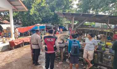 Polsek Rote Tengah Lakukan Patroli di Pasar Siomeda, Upaya Dukung Peningkatan Ekonomi Masyarakat