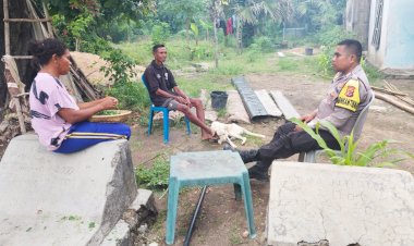 Sambangi Warga, Bhabinkamtibmas Polsek Pantaibaru Ajak Dukung Program Pemerintah