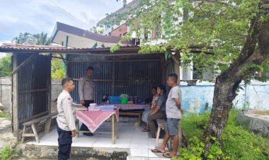 Patroli Dialogis Sebagai Upaya Polsek Lobalain Untuk Dekat Dengan Warga