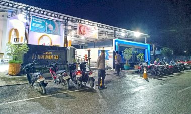 Jajaran Polres Rote Ndao Melaksanakan Pengamanan Sholat Tarawih, Jamin Kekhusyukan Ramadhan 1447 H