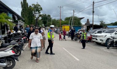 Pengaturan Arus Lalu Lintas dan Pengamanan Sholat Jumat Oleh Satuan Lalu Lintas Polres Rote Ndao
