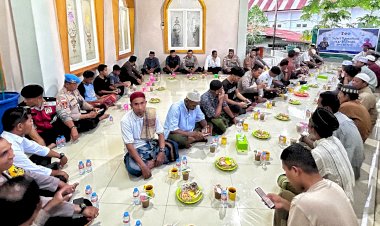 Jaga Silaturahmi, Polres Rote Ndao Gelar Buka Puasa Bersama Jemaah Mesjid Al Ikhwan Baa