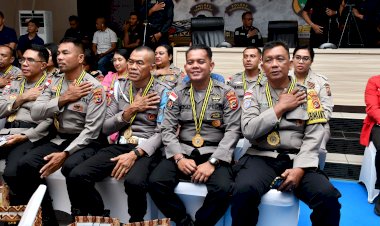 Dua Personel Polres Rote Ndao Memperoleh Penghargaan Dari Kapolda NTT