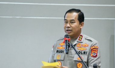 Pesan Moral Kapolda NTT di Balik Launching Buku: “Seragam Bisa Lepas, Kebaikan Tetap Dikenang