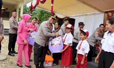Kapolda NTT Berbagi Tali Asih di Peresmian Pospol Umbu Ratu Nggay Barat, Wujud Semangat “NTT Penuh Kasih”