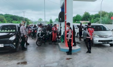 Polsek Rote Barat Barat Laut Lakukan Monitoring Distribusi BBM Bagi Masyarakat