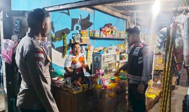 Patroli Malam Personel Polsek Rote Selatan Sasar Aktifitas Masyarakat di Malam Hari