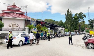 Satlantas Polres Rote Ndao Jamin Kenyamanan Saat Sholat Jumat