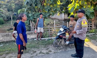 Bhabinkamtibmas Polsek Rote Timur Sambangi Warga, Ajak Jaga Kamtibmas dan Bijak Bermedia Sosial