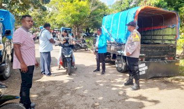 Pastikan Kenyamanan Masyarakat, Personel Polsek Rote Timur Tingkatkan Pengamanan di Pasar Lalao