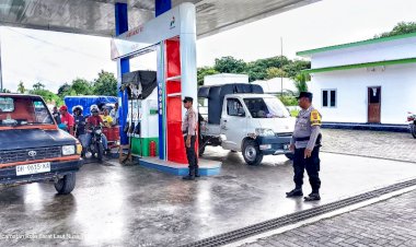 Polsek Rote Barat Laut Tingkatkan Pengamanan di SPBU Longgo, Jamin Keamanan Masyarakat.