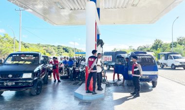 Polsek Rote Barat Laut Lakukan Pengamanan di SPBU Longgo, Jamin Keamanan Warga Saat Antrean