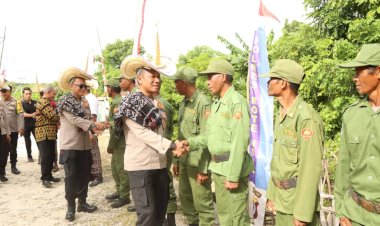 Asistensi Pos Satkamling di Desa Lenupetu Kecamatan Pantaibaru oleh Tim Supervisi Korbinmas Baharkam Polri