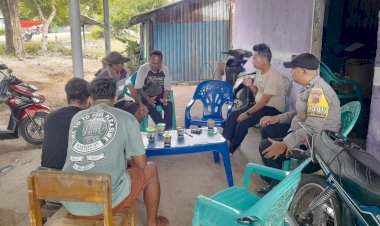 Bhabinkamtibmas Polsek Rote Timur Sambangi Warga dan Dialog Jaga Kamtibmas