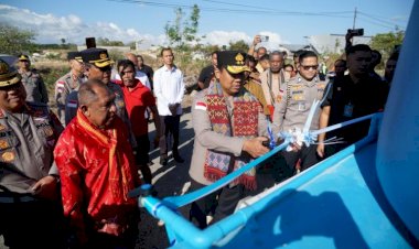Kapolda NTT Resmikan 6 Titik Sumur Bor dan Salurkan Bantuan Sosial di Kota Kupang, Wujud Nyata “Polda NTT Penuh Kasih” pada Hari Bhayangkara ke-80