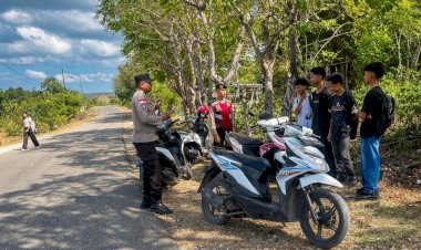 Melalui Patroli Dialogis, Polsek Rote Barat Daya Pastikan Keamanan Masyarakat