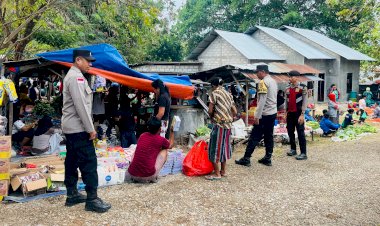 Polsek Rote Barat Daya  Tingkatkan Pengamanan di Pasar Sakubatun, Jamin Kenyamanan Masyarakat