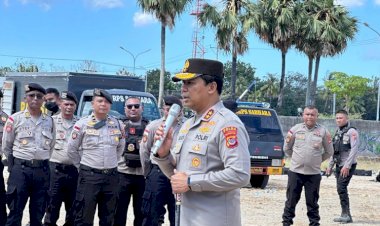 Kapolda NTT Beri Motivasi Personel Ditsamapta Saat Simulasi Pengendalian Massa