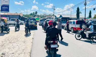 Satuan  Samapta Polres Rote ndao Tingkatkan Kegiatan Diskresi, Pastikan Aktifitas Masyarakat Berjalan Lancar