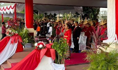 Wakapolres Rote Ndao dan PJU Hadiri Upacara Penurunan Bendera Dalam Rangka HUT RI Ke 81