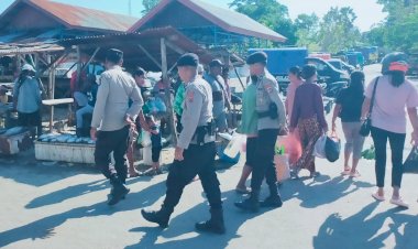 Polsek Rote Barat Laut Lakukan Pengamanan di Pasar Busalangga, Pastikan Kenyamanan Masyarakat