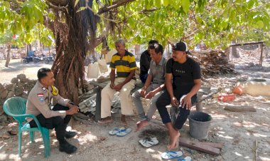 Bhabinkamtibmas Polsek Rote Barat Daya Sambangi Warga, Perkuat Kerjasama Jaga Kamtibmas