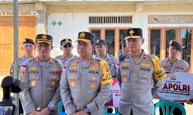Kapolda NTT dan Ketua Bhayangkari Serahkan Bantuan Kapolri dan Ketua Umum Bhayangkari untuk Personel Terdampak Gempa