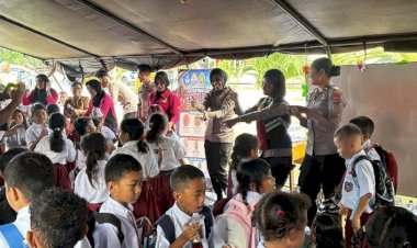 Pulihkan Semangat Anak Pasca Gempa, Polres Manggarai Timur Gelar Trauma Healing di Sekolah Darurat