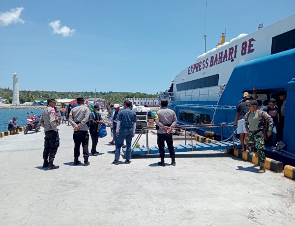 Personel Polsek Lobalain Tingkatkan Pengamanan di Pelabuhan Baa, Jamin Kenyamanan Warga
