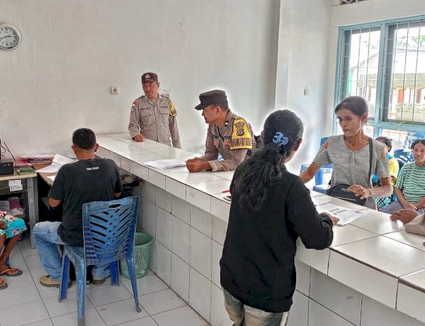 Personel Polsek  RBD Laksanakan Pengamanan dan Monitoring Penyaluran BLT Bagi Masyarakat