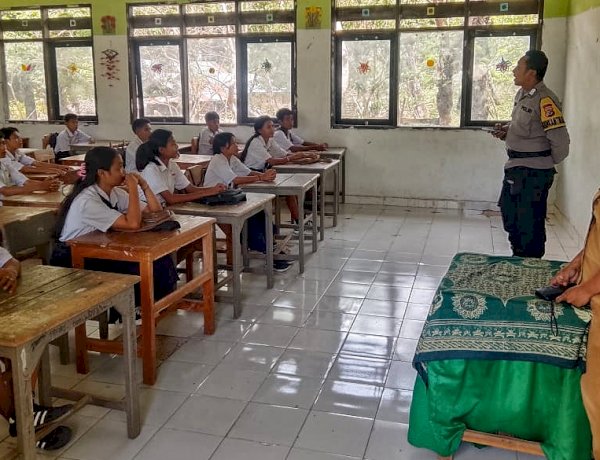 Bhabinkamtibmas Polsek RBL  Sosialisasi Penerimaan Siswa Baru SMA Taruna Kemala Bhayangkara