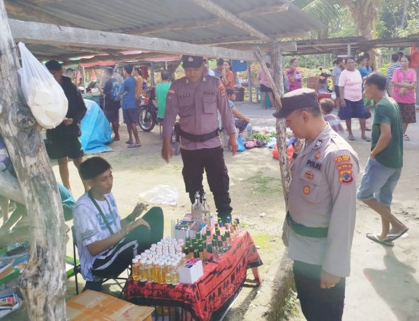 Personel Polsek Lobalain Lakukan Pengamanan di Pasar Kuli Aisele