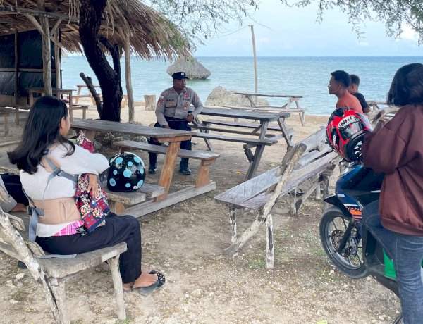 Polsek Rote Tengah Gelar Patroli Dialogis di Pantai Leli