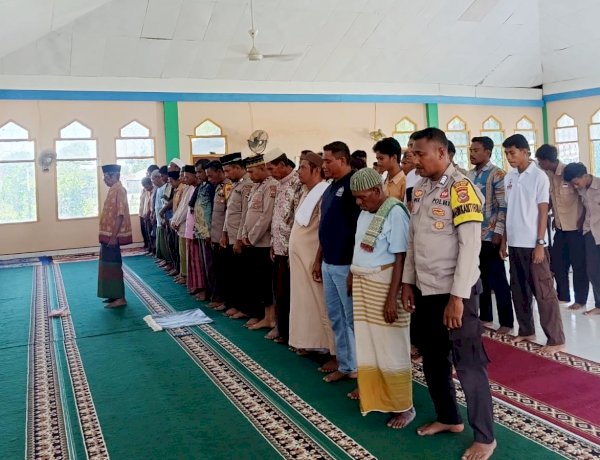 Personel Polsek Rote Timur Gelar Sholat Gaib Bagi Korban Bencana Alam