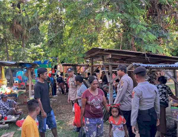 Polsek Rote Barat Daya Lakukan Pengamanan di Pasar Sakubatun, Wujudkan Rasa Aman Bagi Masyarakat