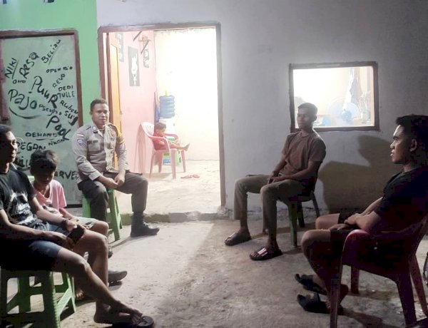 Bhabinkamtibmas  Polsek Rote Barat Daya Lakukan Patroli Dialogis   untuk Tingkatkan Keamanan